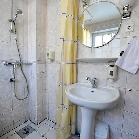 Johanna 3* פארנו